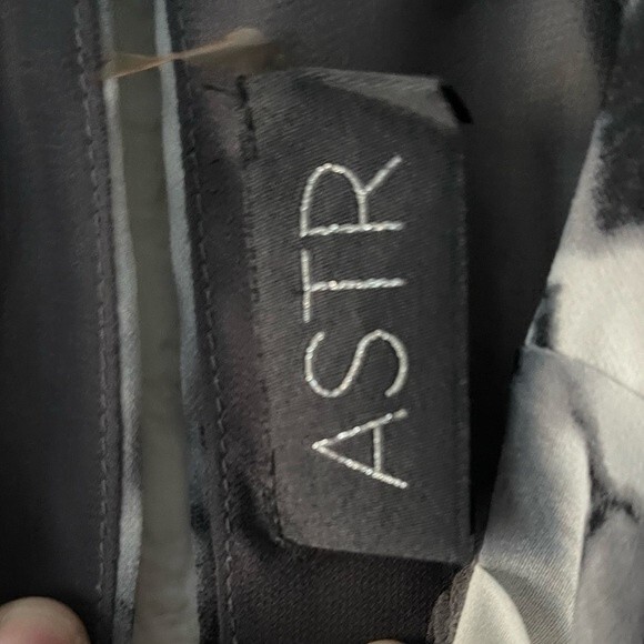 ASTR Sleeveless Floral Print Midi Dress Size Large in Chiffon | Lined - Picture 10 of 11